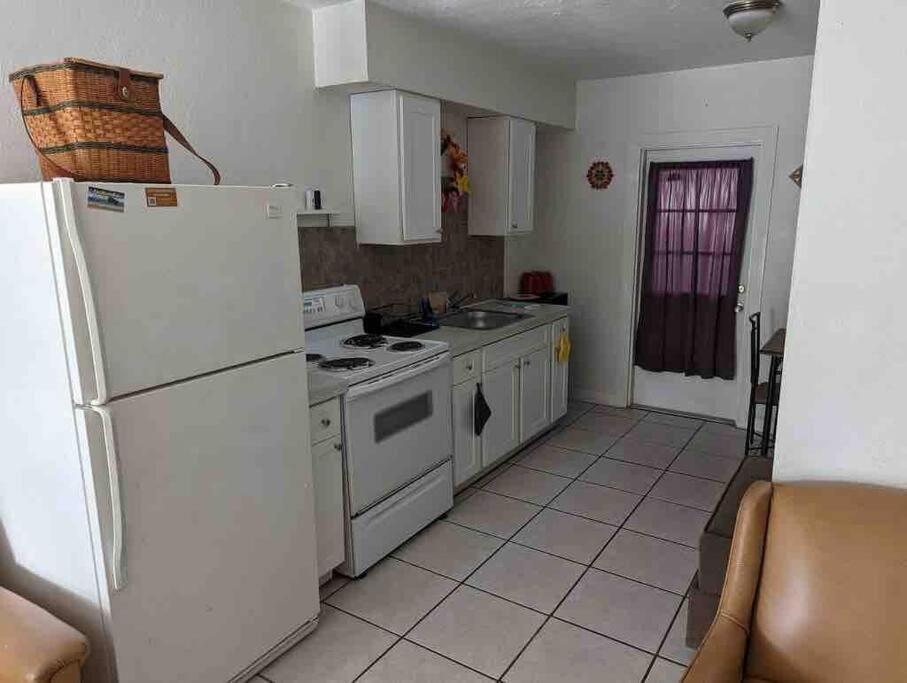 Private One-Bedroom 13-Directly Across From Beach St. Pete Beach Exterior photo