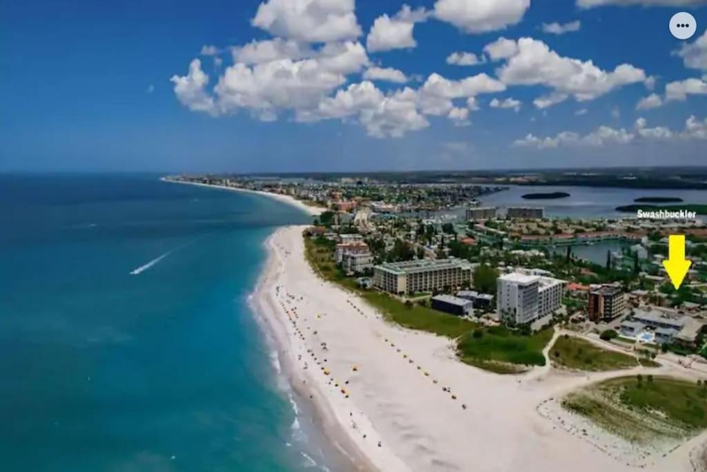 Private One-Bedroom 13-Directly Across From Beach St. Pete Beach Exterior photo
